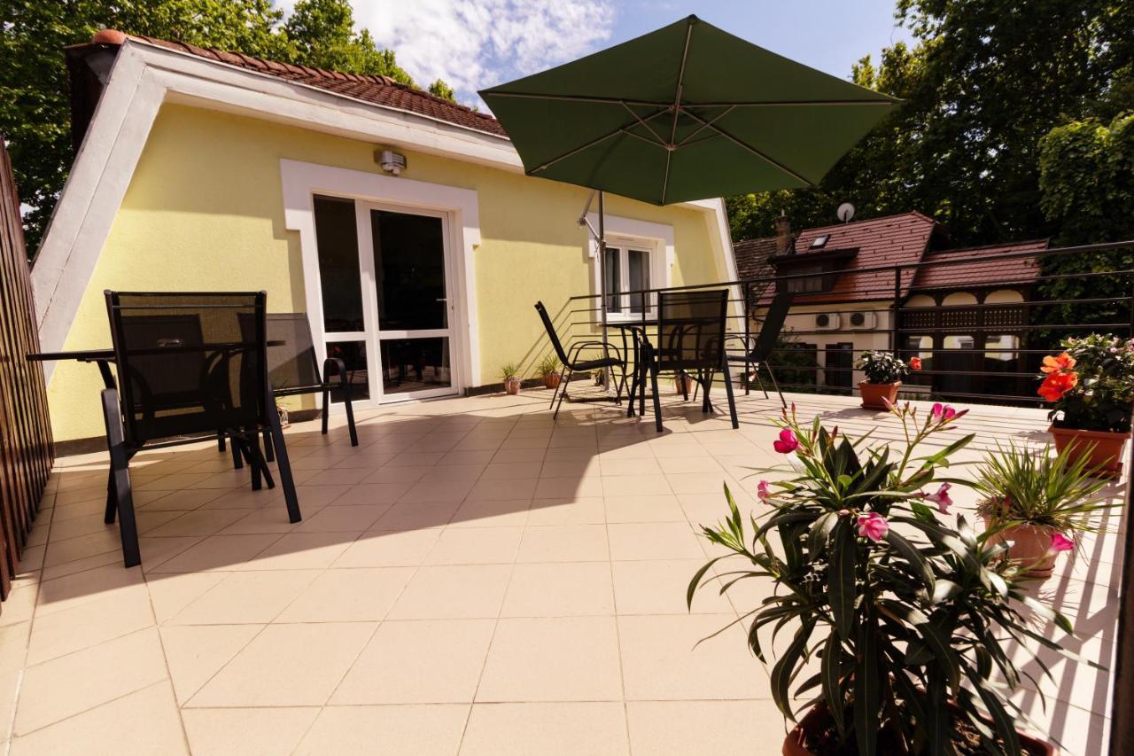 Bella Villa Siofok Bagian luar foto